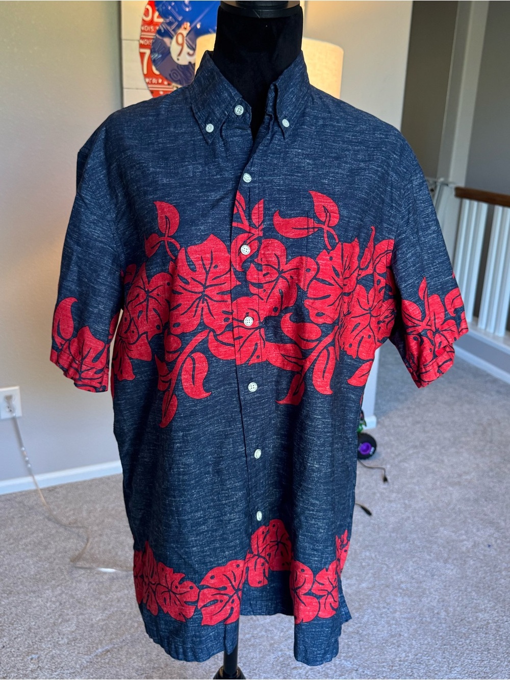 Reyn Spooner Hawaiian Aloha classic "50th State Flower” print Medium Blue Red
